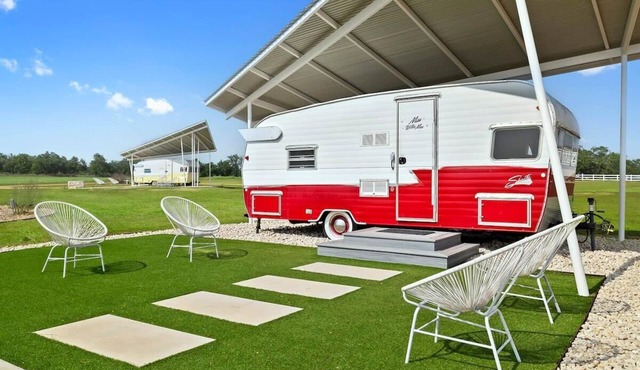 Miss Willie | Glamping | Pool | Outdoor Fireplace