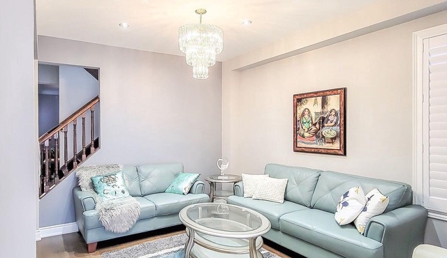 Mississauga Home Away from Home - 20 Mins from Airport
