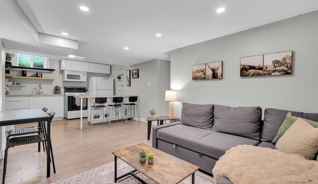 Mississauga Manor - Meadowvale