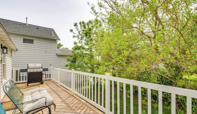 Mississippi River Retreat w/Views: Walk to Water