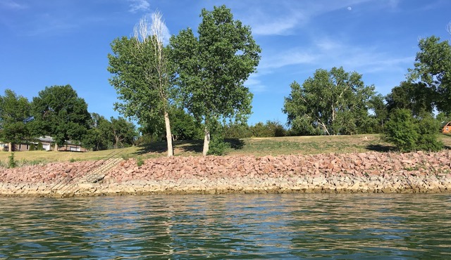 Missouri River Vacation Rentals at American Creek Campground, Chamberlain, SD