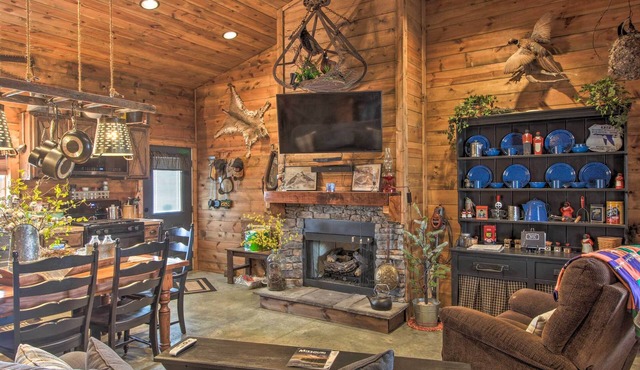 Missouri Vacation Rental with Fire Pit Access