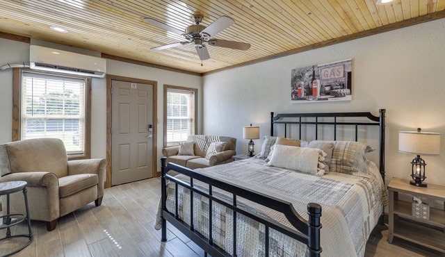 Missouri Vacation Rental Retreat: Walkable Area!