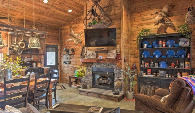 Missouri Vacation Rental with Fire Pit Access