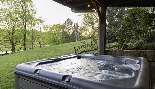 Misty Lake - Hot Tub+Lake Access+Games+MORE!