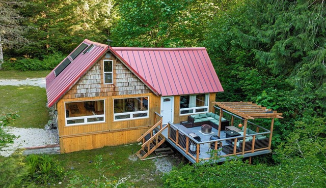 Misty Mountain Cabin-2 bed, 1 bath, mountain views and large deck