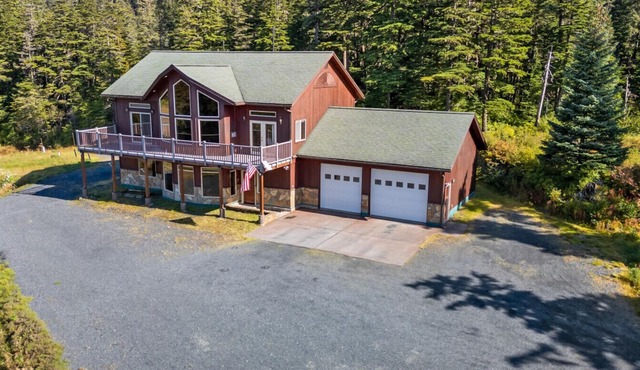 Misty Mountain Retreat, Epic Views, Sleeps 11