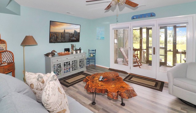 Misty's Thicket | Private Pier + 2 Screened Porches, Water Views, Cozy Townhome