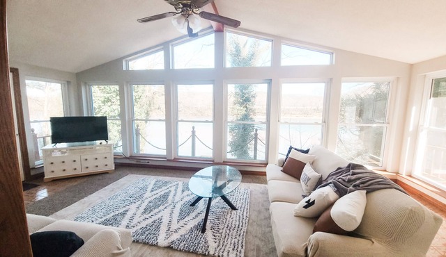 Misty Shoals Retreat on White River- fly fishing- quiet lot- boat launch nearby