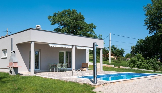 mit eigenem Pool by Interhome