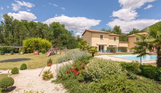 mit Privatpool in Gagnieres by Interhome
