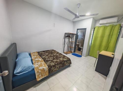 MixxHome Seremban 2, One Queen Bed, Private Bathroom