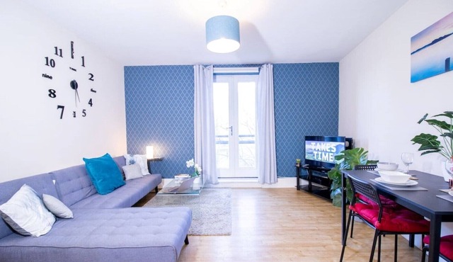 MK Business & Staycations sleeps 4,PARKING, 2 BATH