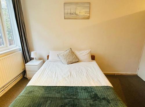 MK London Bright 2 Bedroom Apartment