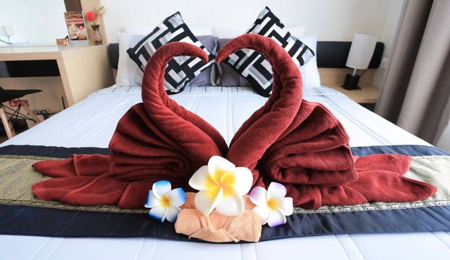 MLH Deluxe Studio Suites @ Landmark Residence with Stunning KL City & Pool View