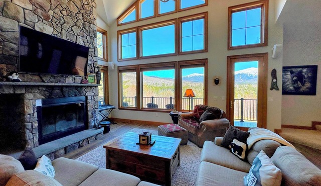 MM1 Luxury Home, Walk to Mount Washington Hotel! AC, Heated Floor, Stunning Views Pool Gym!