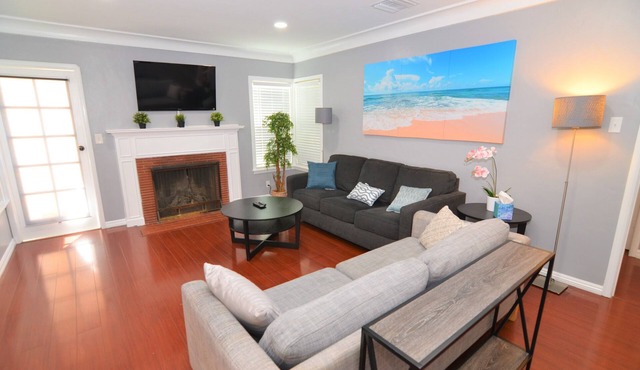 MnC’s Modern n Centrally Located San Gabriel Home