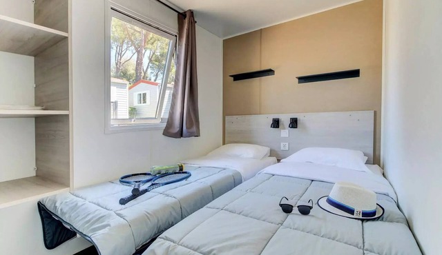 Mobile-home | Comfort | 2 Bedrooms | Sleeps 4 | Raised terrace | A/C