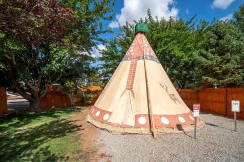 Moab RV Resort Family Tipi OK1