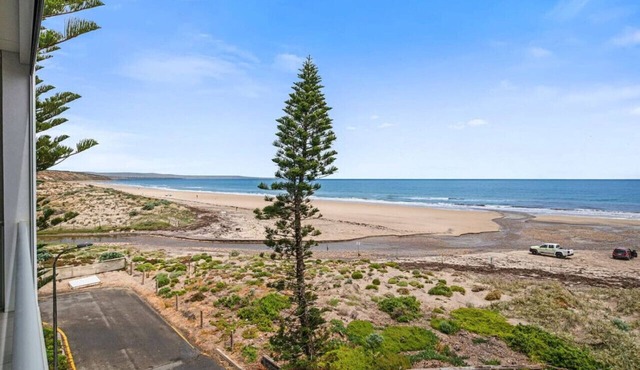Moana Esplanade - Pure Beach Front 3 Bed Apt