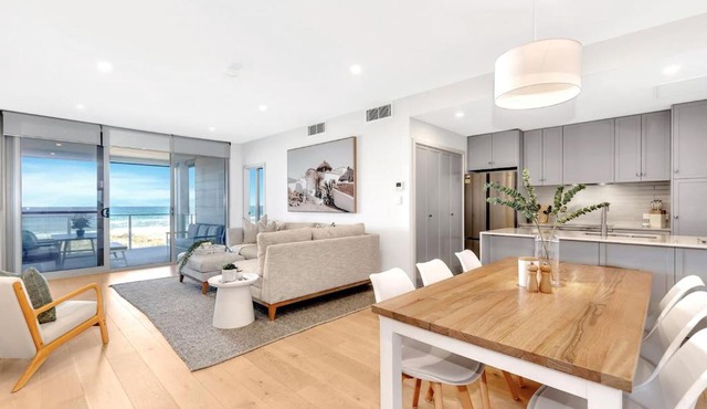 'Moana Wave' A Marvellous Beachfront Residence