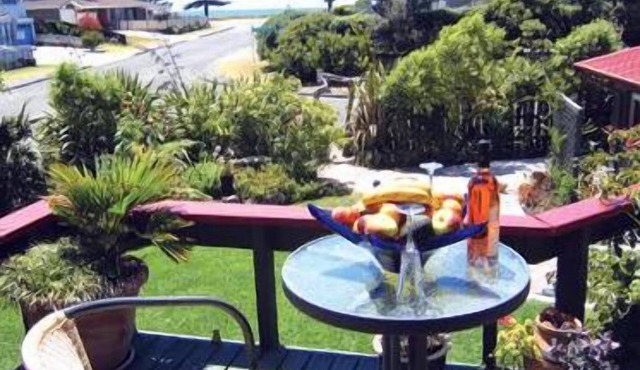 Moanarua Beach Cottage