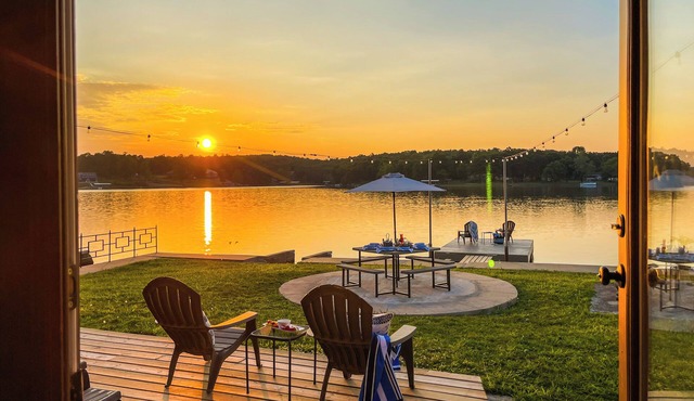 Moat House on Crown Lake