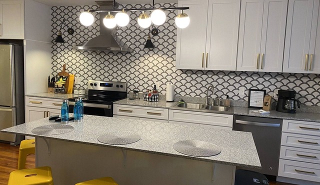 Moberly's Designer Loft In Historic Downtown