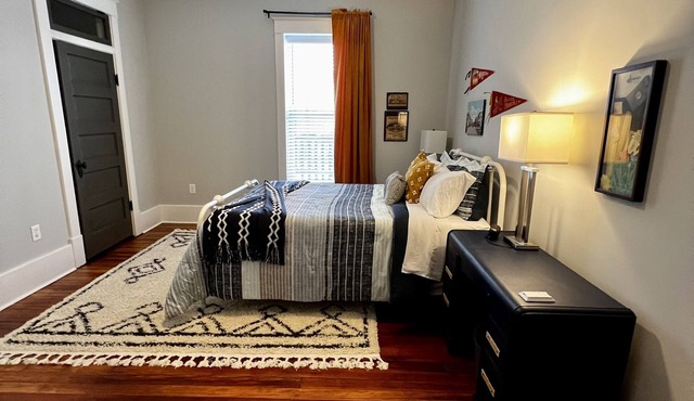 Moberly's Trendy & Spacious Historic Downtown Loft