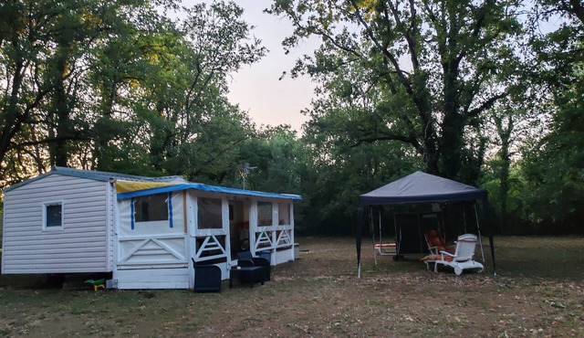 Mobile home in a corner of paradise