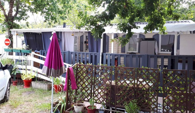 Mobil Home 6 Personnes Dans Camping Familiale. Animaux de Compagnie Acceptés