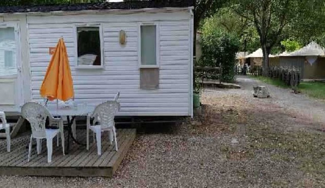 Mobil hom with air conditioning 4 to 6 person