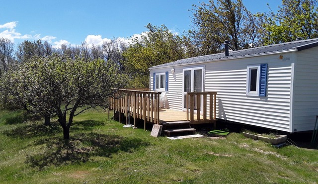 Mobil Home à la Campagne à Proximité du Mont Ventoux