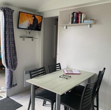 Mobil Home 10 M et Mme COLAS