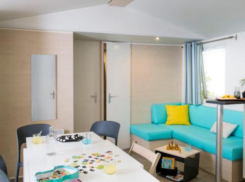 Mobil home 3 chambres pour 6 personnes avec salon de jardin - API-1-52-957