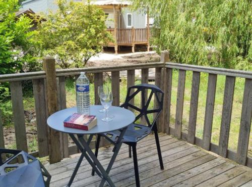 Mobil-home 32m² avec Terrasse - 4 personnes - API-1-52-1564