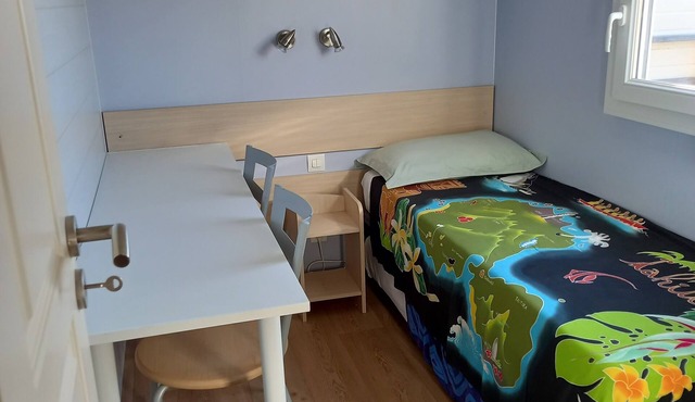 MOBIL HOME 40 m², 4 persons in Provence Verte.