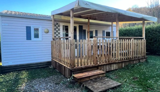 MOBIL-HOME AULUS: 1 shower room with covered terrace sleeps 4