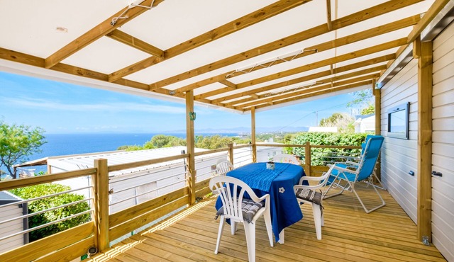Mobil-Home Baia with Sea View and Private Terrace