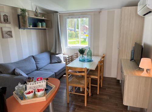 Mobil-home climatisé avec piscine