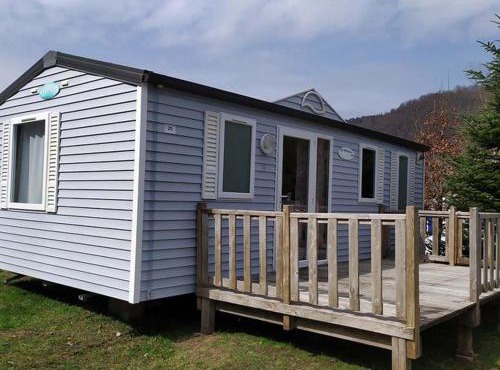 Mobil-home confortable avec terrasse pour 4 personnes à Vorey - API-1-52-291