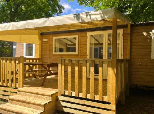 Mobil home confortable avec terrasse pour 6 pers. - API-1-52-1720