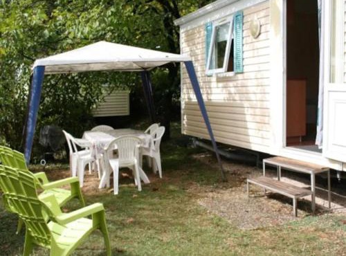 Mobil-home confortable pour 5 pers. en camping à Payrac - API-1-52-1221