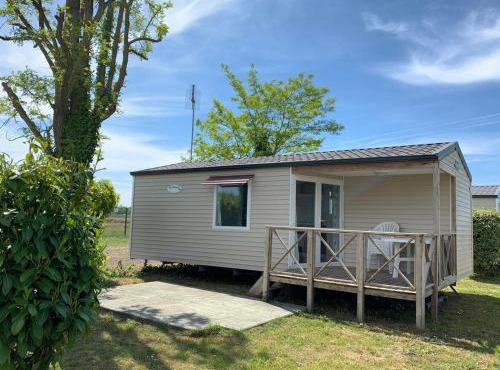 Mobil-home cosy avec terrasse pour 4 pers. - API-1-52-1702