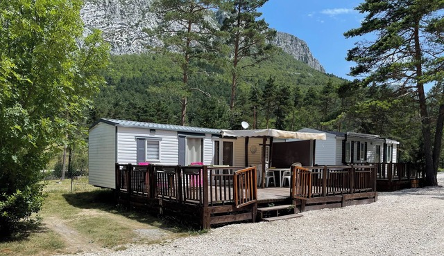 Mobil Home Dans un Camping en Pleine Nature