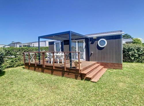 Mobil-home Grand Confort à 200m de la plage avec piscine chauffée, 4 pers, terrasse, parking - FR-1-361A-21