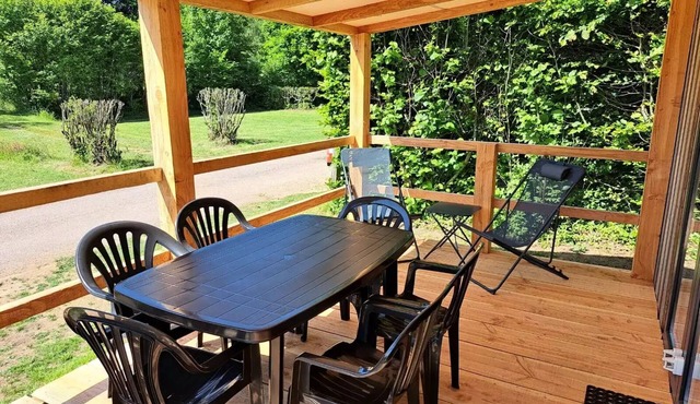 Mobil-home Limousin Premium 32m2 (3 rooms -6pers) + überdachte Terrasse + TV + Geschirrspüler +Chiliennes 6 Personen