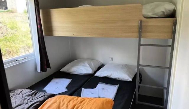 Mobil-home Premium - 2 bedrooms (Maxi 4 adults + 1 child) air-conditioning option 4 to 5 persons - 4 pers. included in price