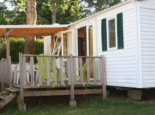 Mobil home spacieux avec terrasse à Payrac - API-1-52-1224