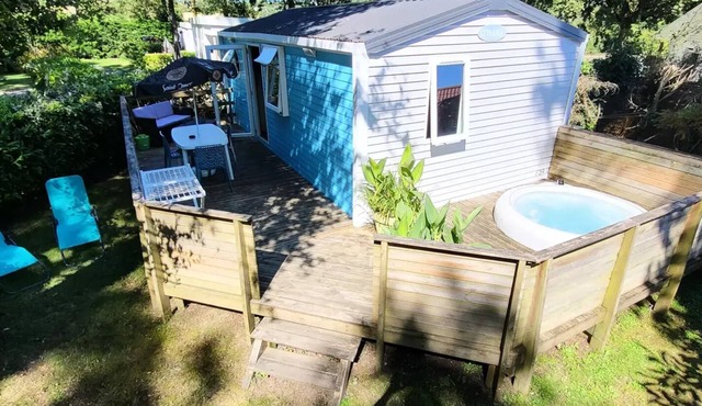 Mobil-home VIP - 29 m² - 2 bedrooms - Double terrace + SPA (2 adults maximum or family) sleeps 4
